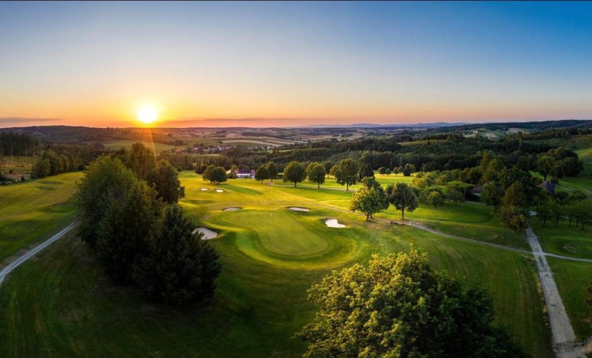 Direkter Thermenzugang & Golfresort Bad Griesbach  Exteriör bild